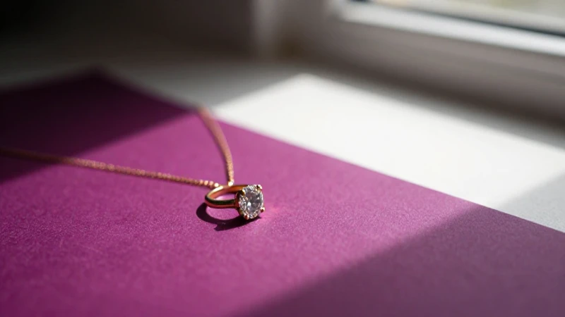 Fotografía llamativa de joyas doradas y brillantes