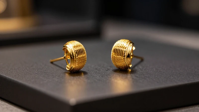 Aretes dorados de 14k con gran detalle