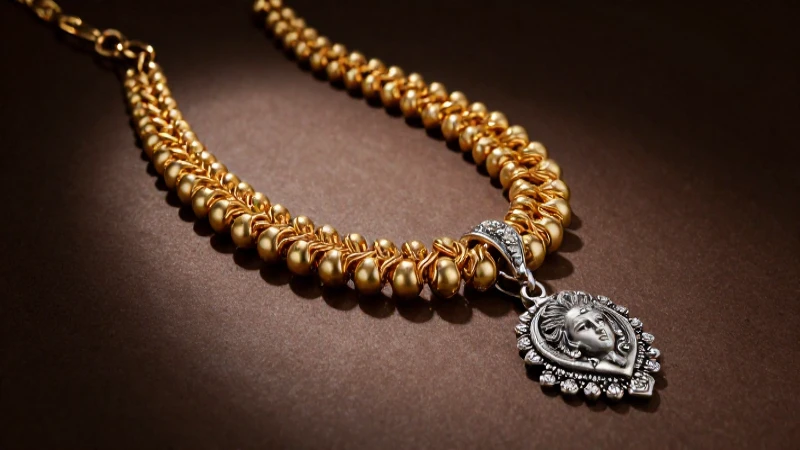 Joyería lujosa resaltada con iluminación dramática