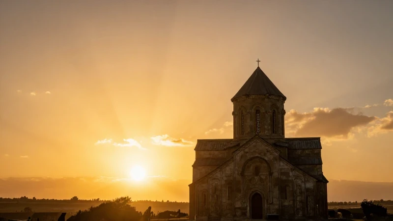 Atardecer dorado y luz dramática en iglesia
