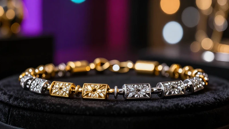 Joyería dorada y plateada con luz dramática