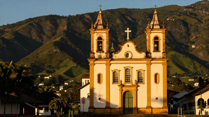 Atardecer dorado en iglesia colonial, evocador