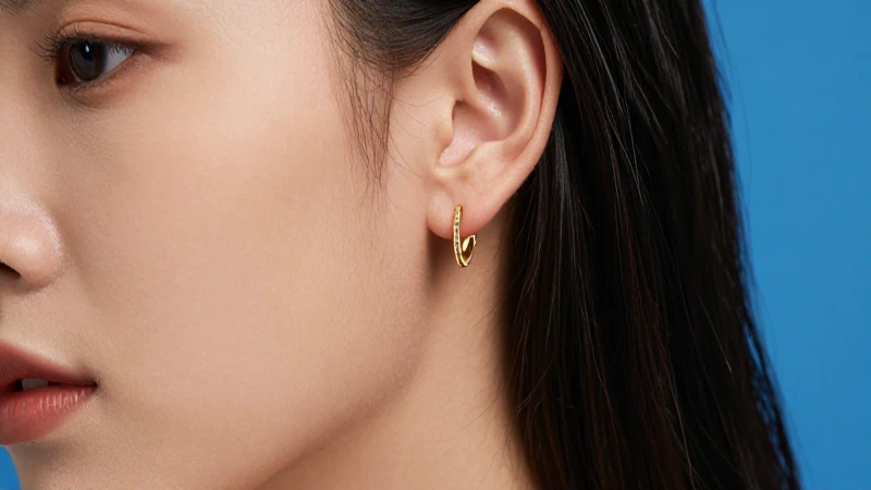 EAR PARTY SET: Elige entre 3 y 2 Hole Earring Sets Modernos 5 Pendientes dorados brillantes en el oído