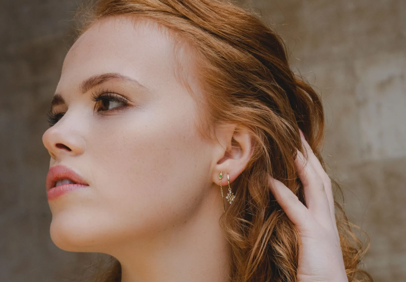 Earrings for Women with Short Hair: Styling Tips and Ideas 1 Earrings for Women with Short Hair: Styling Tips and Ideas