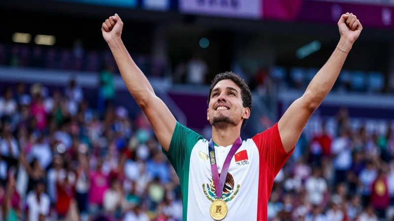 Atleta mexicano gana oro bajo luces dramáticas