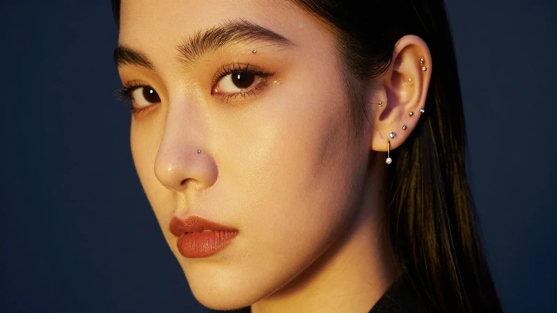 Los piercings y pendientes definen la moda actual