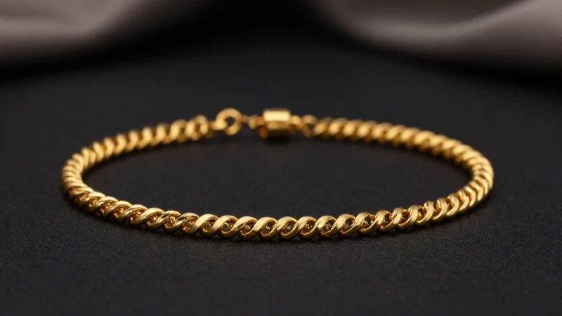 Joyas doradas destacadas con elegancia y contraste
