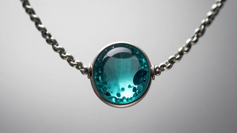 Gargantilla de acero con gotas brillantes