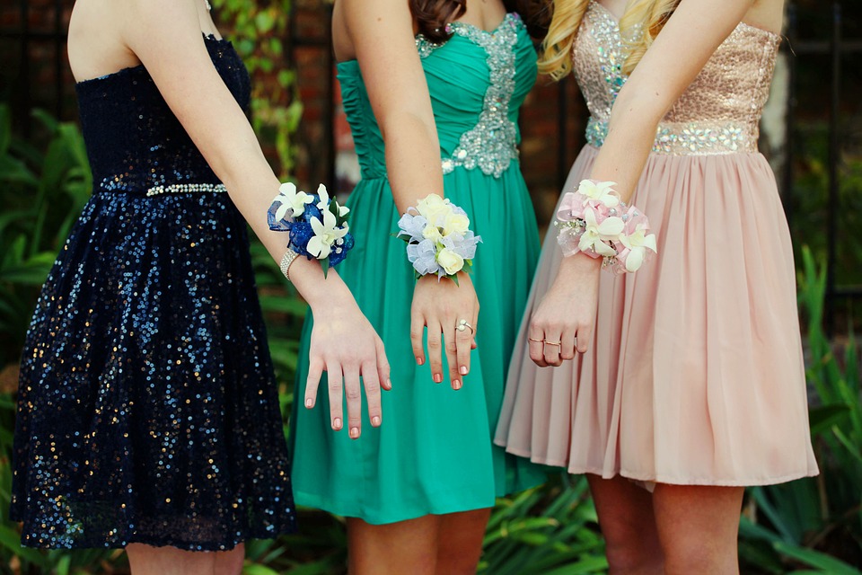 Jewelry for Prom: Trendy Styles to Shine on Your Big Night