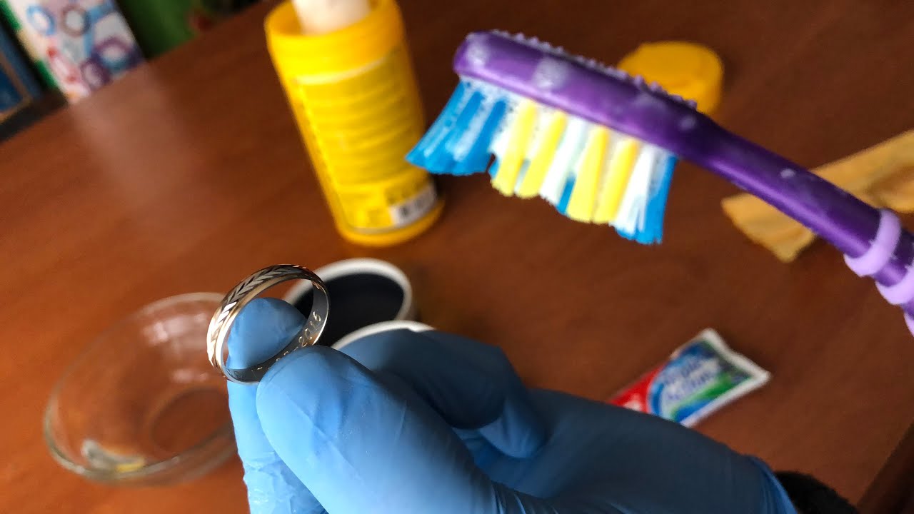 Mezcla oro y pasta de dientes: resultados sorprendentes