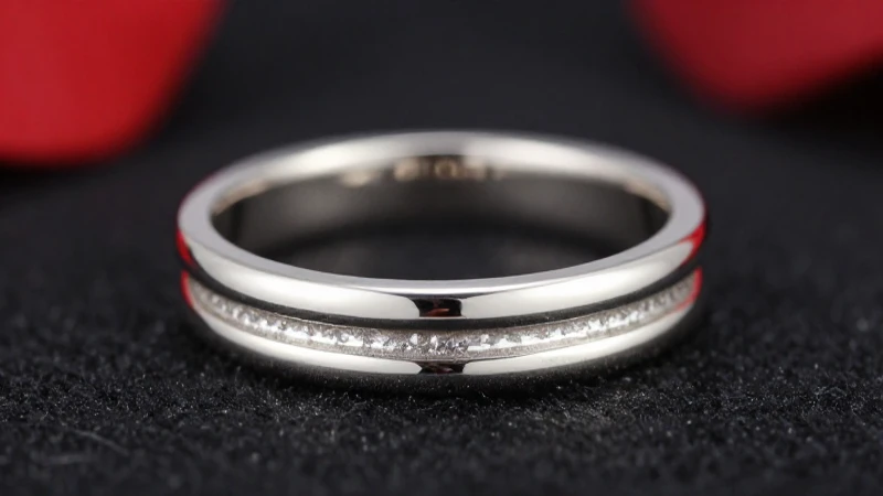 Joyas blancas doradas, lujo y detalle cautivador