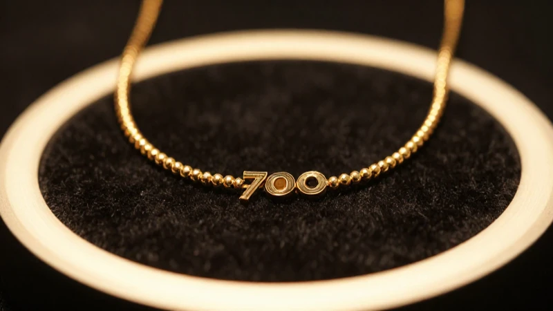 Collar italiano dorado elegante y cautivador