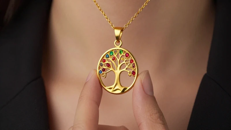 Joyas doradas exhiben el árbol de la vida