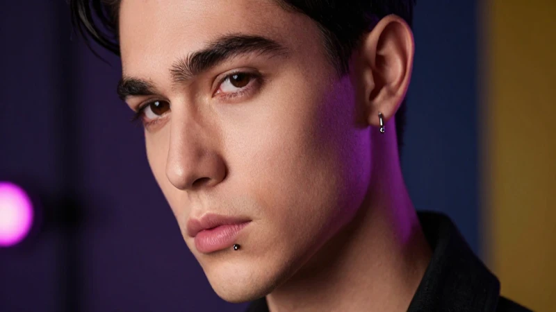 Hombre atractivo con piercing en estudio