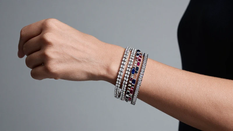 Pulseras brillantes adornan la elegante muñeca femenina